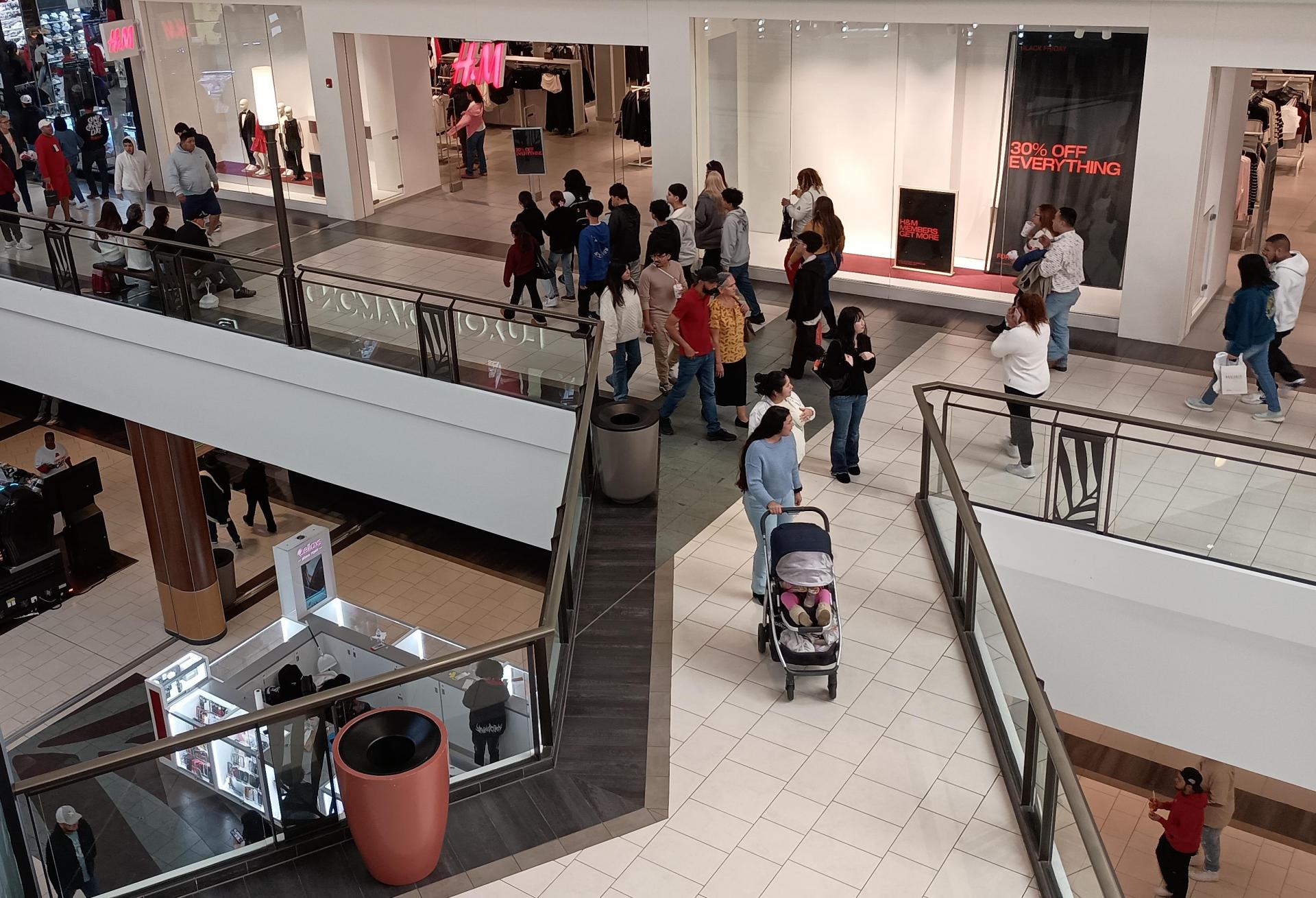 Indoor Malls Outperform Open-Air Shopping Centers Despite Drop In June Visitors
