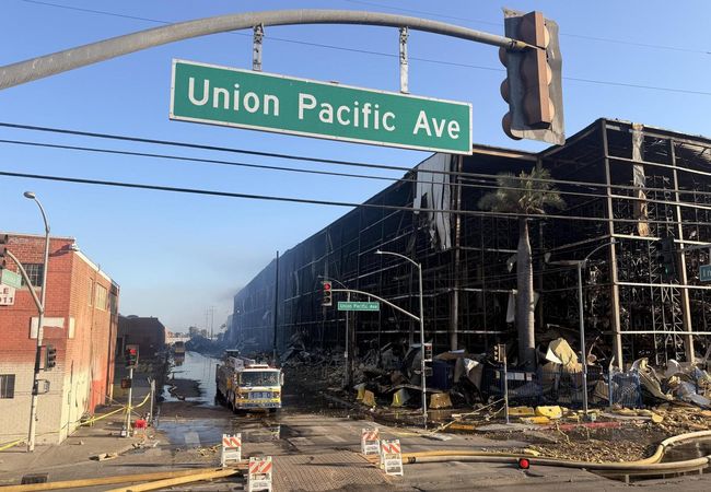 Fined For Rotting Food At Burned LA Cold Storage Warehouse, Lineage Plans To Rebuild