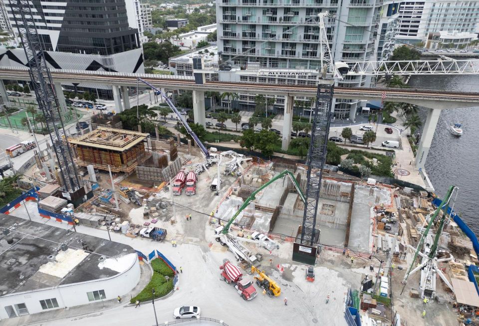 One Brickell Riverfront Construction For Lofty Newgard Development Group