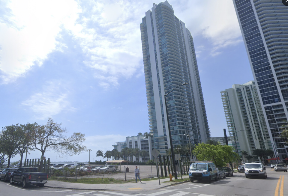 The undeveloped Brickell site where Citadel plans to develop a $1B headquarters with a luxury hotel.