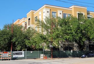 An Expanded Freeway In EaDo Puts Houston's Cars vs. Housing Debate Back In The Headlights