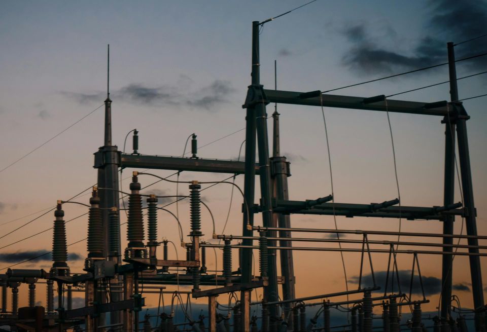 Power Lines Power Generator