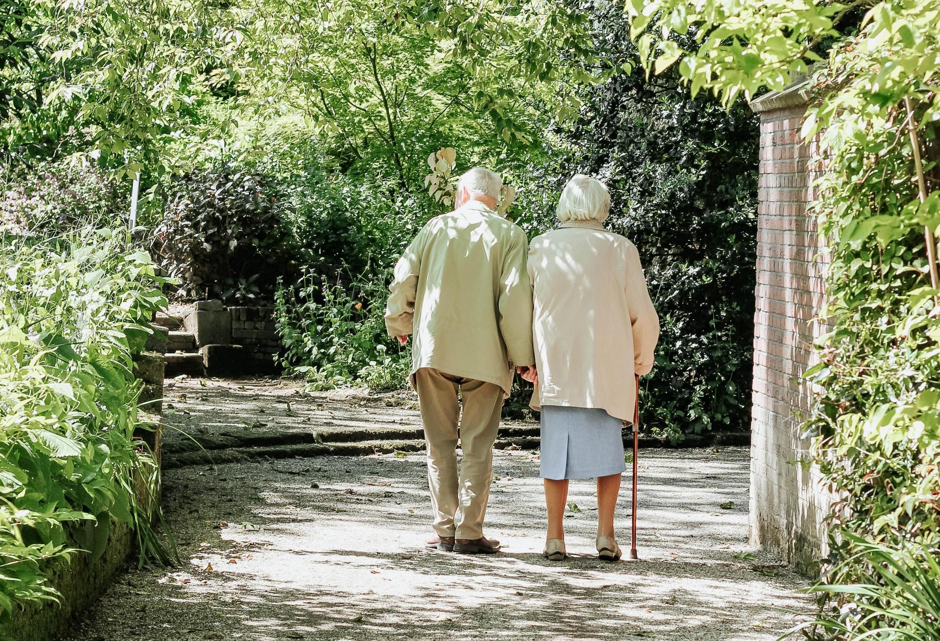old couple senior housing senior care