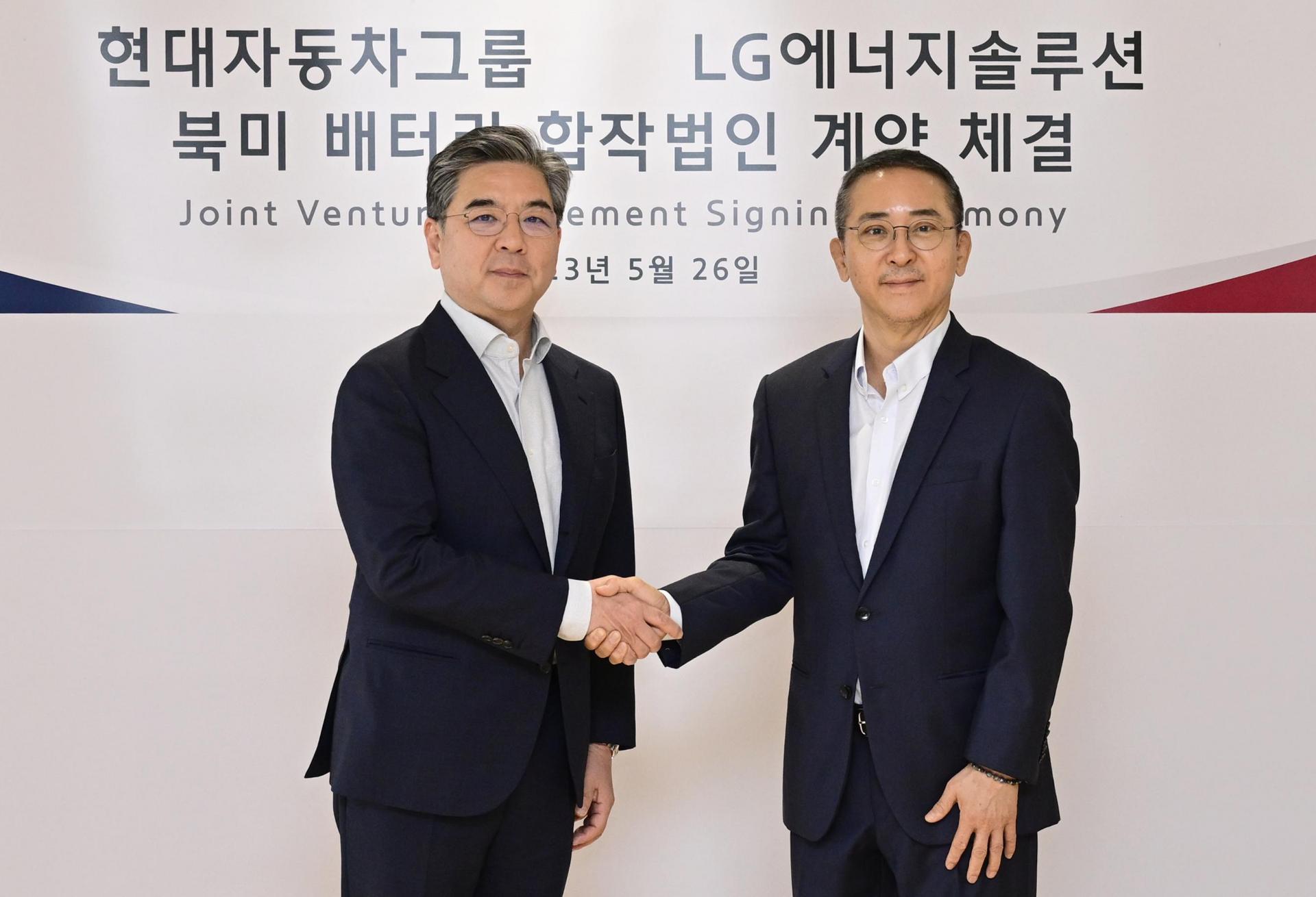 Hyundai Motor Co. President and CEO Jaehoon Chang and LG Energy Solution CEO Youngsoo Kwon announced an EV battery cell manufacturing joint venture near Savannah on May 26.