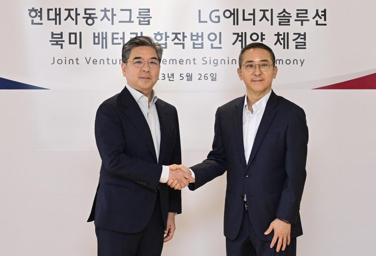 Hyundai Motor Co. President and CEO Jaehoon Chang and LG Energy Solution CEO Youngsoo Kwon announced an EV battery cell manufacturing joint venture near Savannah on May 26.