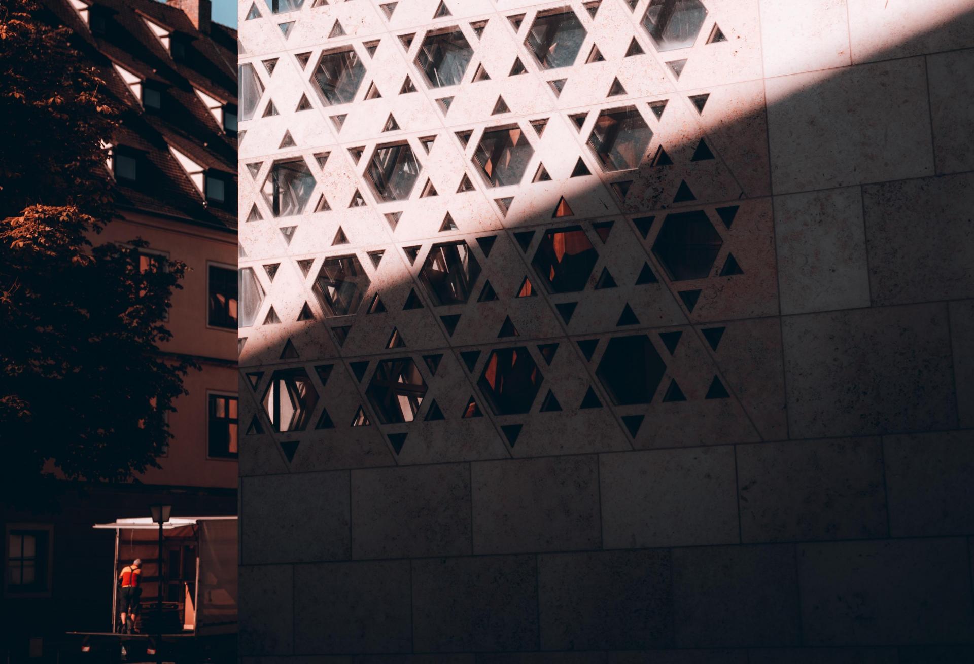 Analog Room Keys And Shabbat Elevators: How To Develop A Kosher Hotel
