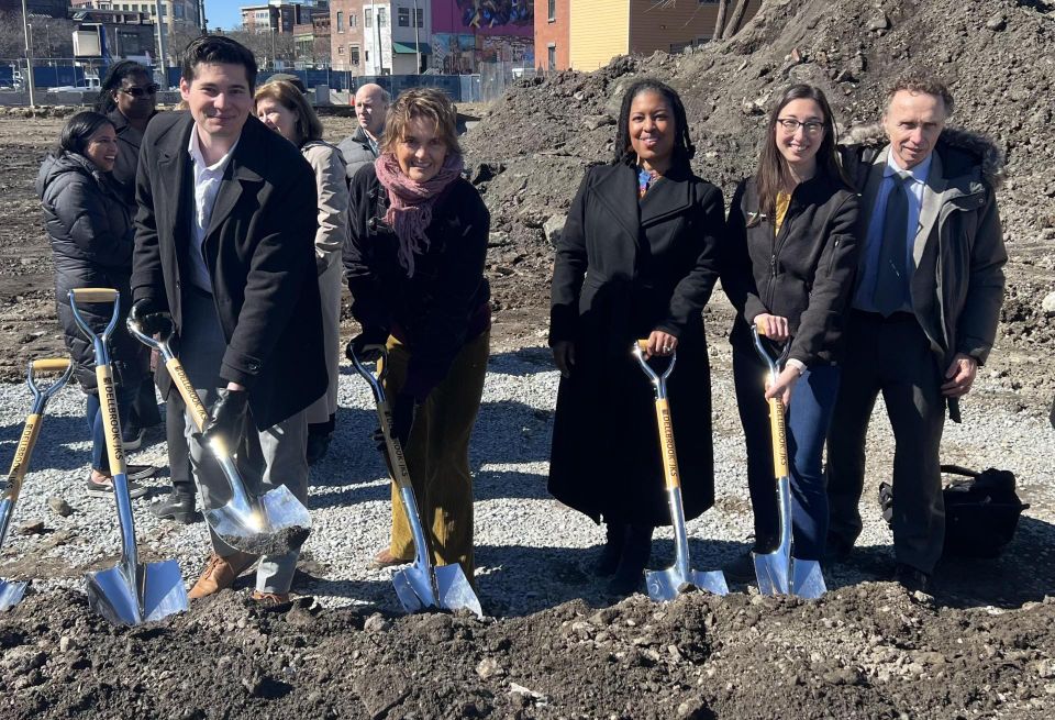From left to right: Studio G Designer Sam Maloney, Studio G Senior Project Manager Sally Gibson, Franklin Cummings Tech President Dr. Aisha Francis, Studio G Staff Architect Ali Horwitz and Studio G Senior Project Architect Shaun Lynch