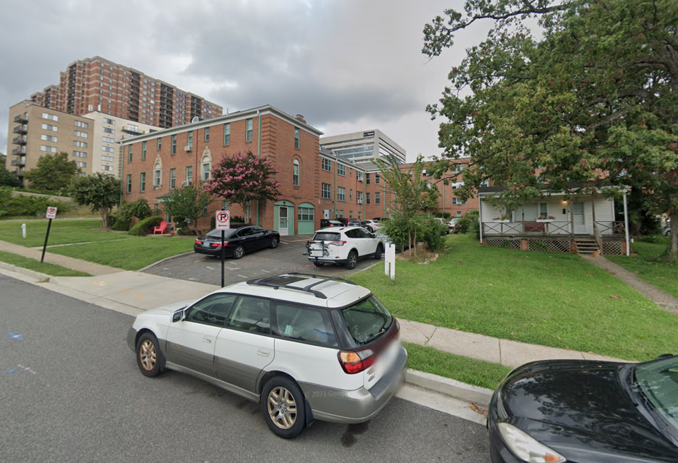 The lot at 2025 Fairfax Drive, which neighbors another multifamily building.
