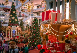 For Retailers Fighting Off Bankruptcy, Is A Christmas Miracle Even Possible?