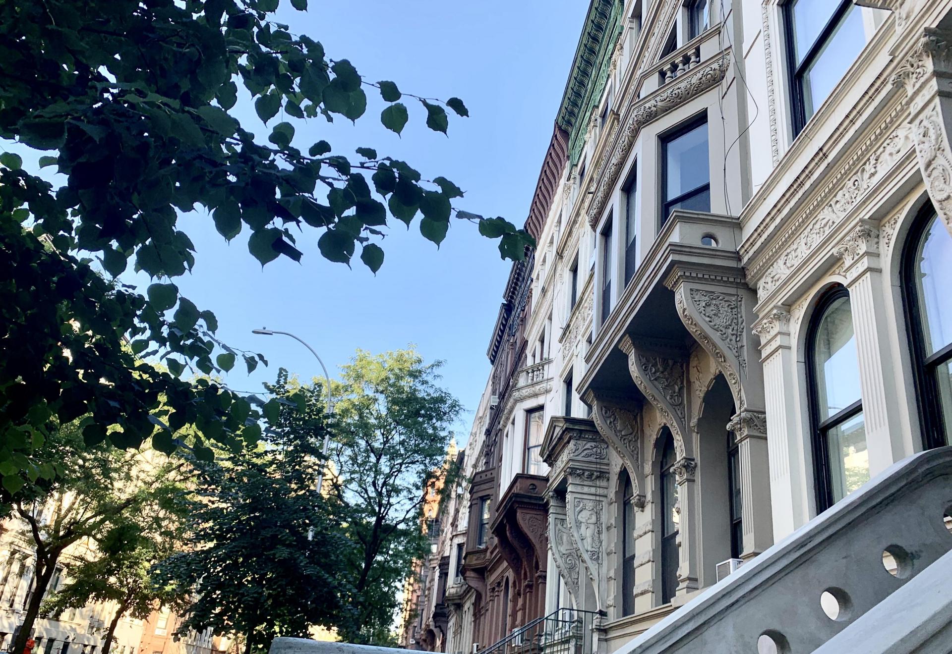 Manhattan Apartment Rents Hit New Record High As Bidding Wars Intensify