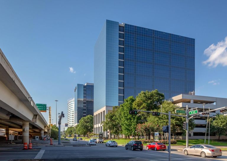 Park Towers, a Class-A office property at 1233 West Loop South in the Uptown Houston submarket.