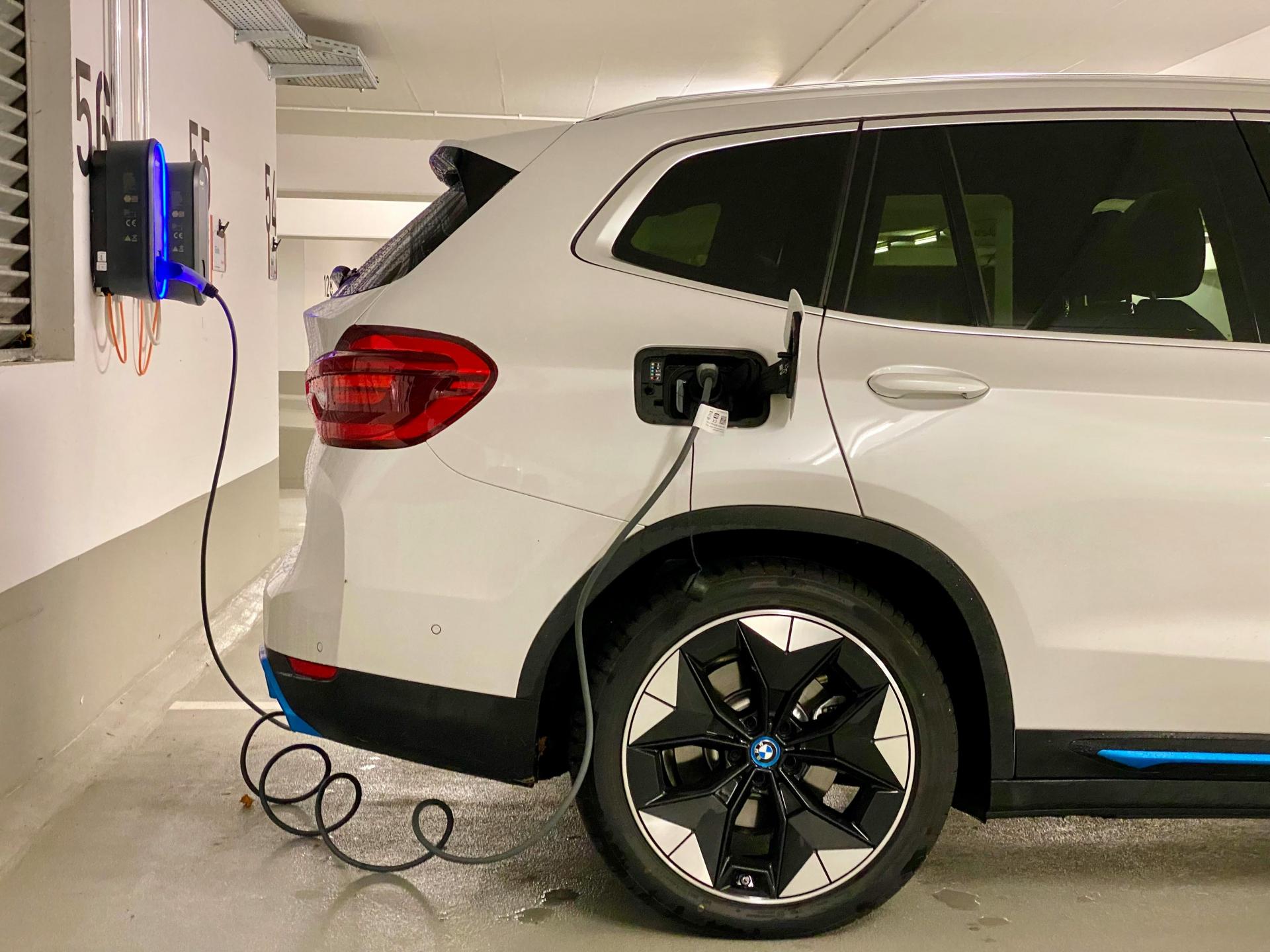 How Houston Retailers Are Accelerating Their Investment In EV Charging Infrastructure