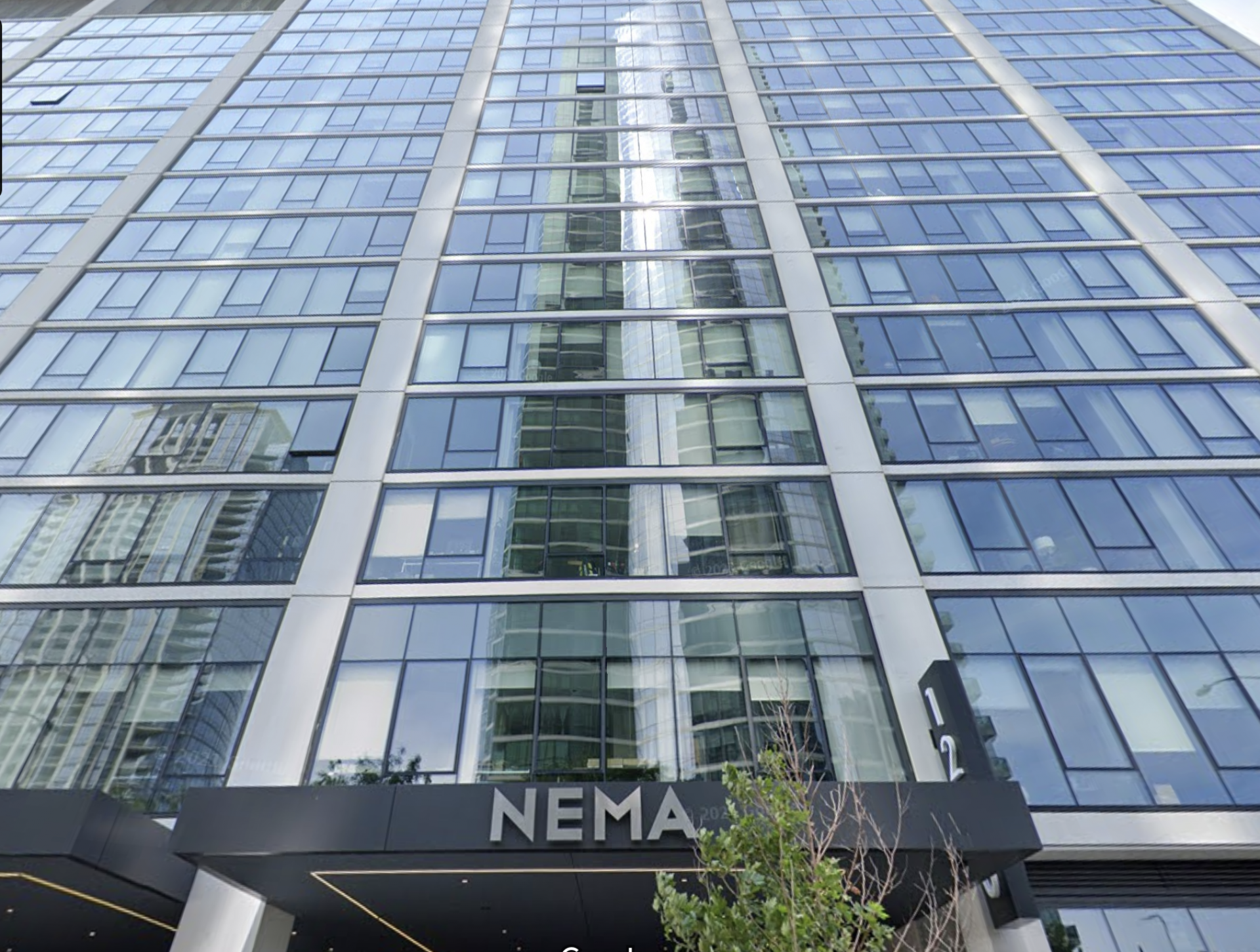 One Of Chicago’s Tallest Skyscrapers Hits The Market