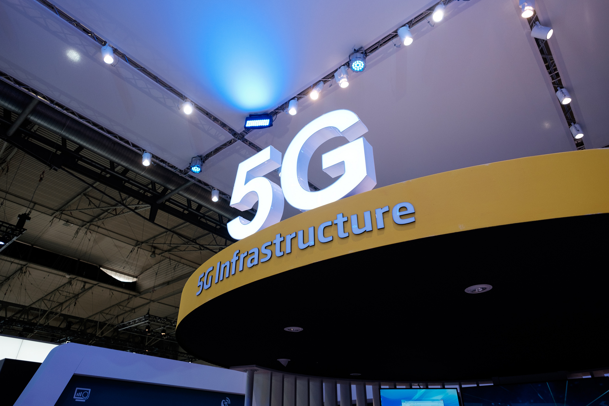 5g infrastructure mobile cell phone