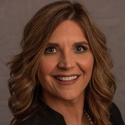 Stephanie Graves 