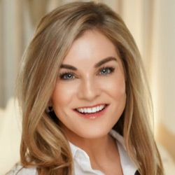Anya Marmuscak  