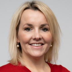 Elly Hoult