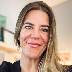 Elena Scott