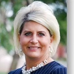 Carrie Traetow