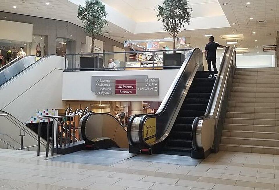 Wikimedia Commons pull on https://commons.wikimedia.org/wiki/File:Monmouth_Mall_Eatontown,_NJ_July_2019_-_48595321971.jpg