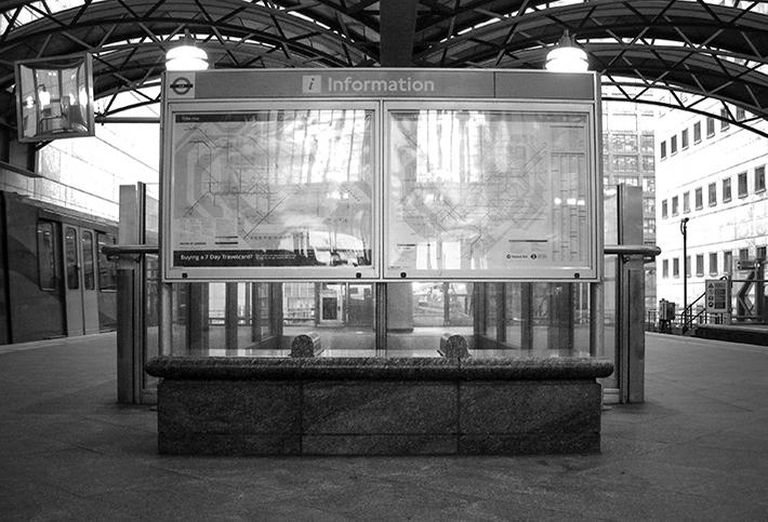 Canary Wharf Station bench 