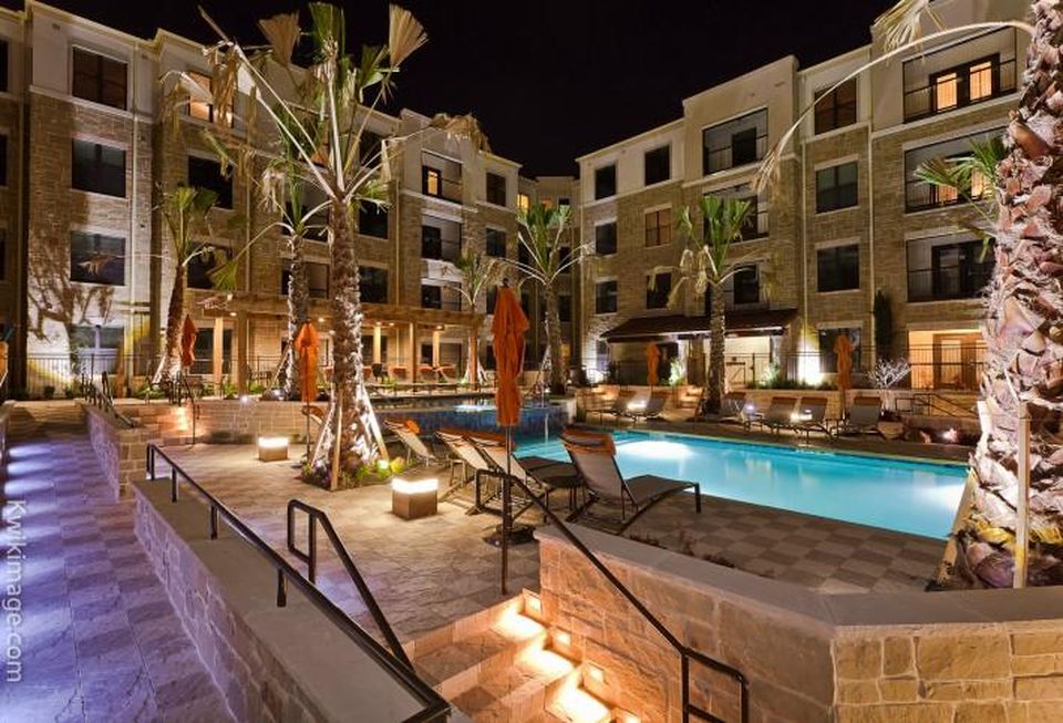 Pool area at a PegasusAblon multifamily property in Dallas/Fort Worth