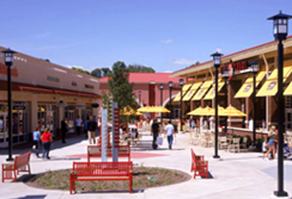 The Aurora, IL, outlet mall added 290k SF for new stores last year, bringing total retailers to 170.