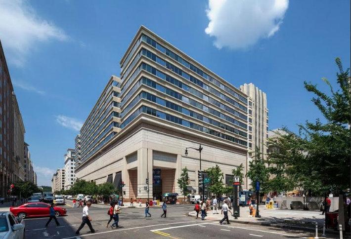 Jamestown Leases 100k SF Of Its One Metro Center To USAC