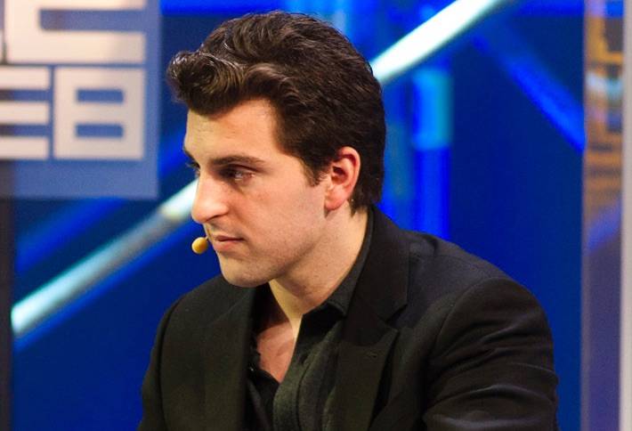 Airbnb Raises $100M as it Nears $1B Annual Revenue
