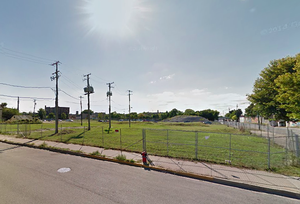 Property Markets Group wants to build a 500-unit apartment building at this site in Chicago's Pilsen neighborhood.