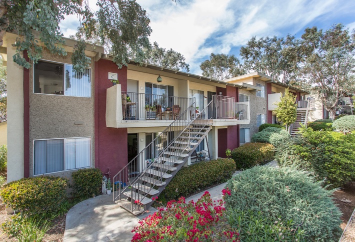 The 124-unit Mesa Garden apartments in Vista sold from $24.2M, or $195k/unit.