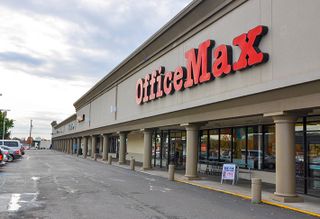 Investors Keen To Buy Portland Strip Center