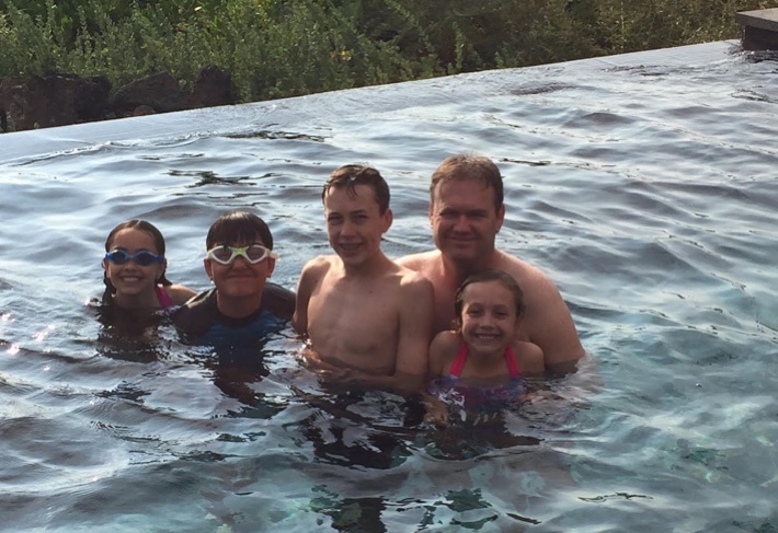 Greg Campbell with his children in Kona, HI, over the Thanksgiving holiday. They are (l-r) Kona Sidney (9), Everett (12), Dawson (14) and Cambria (7).

