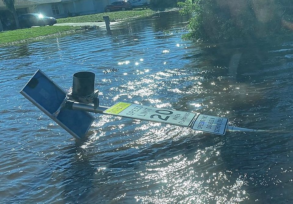 Hurricane_Ian_Aftermath_in_North_Port,_Florida_02