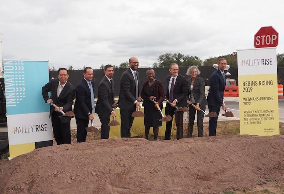 Brookfield executives, partners and local leaders celebrating the Halley Rise groundbreaking