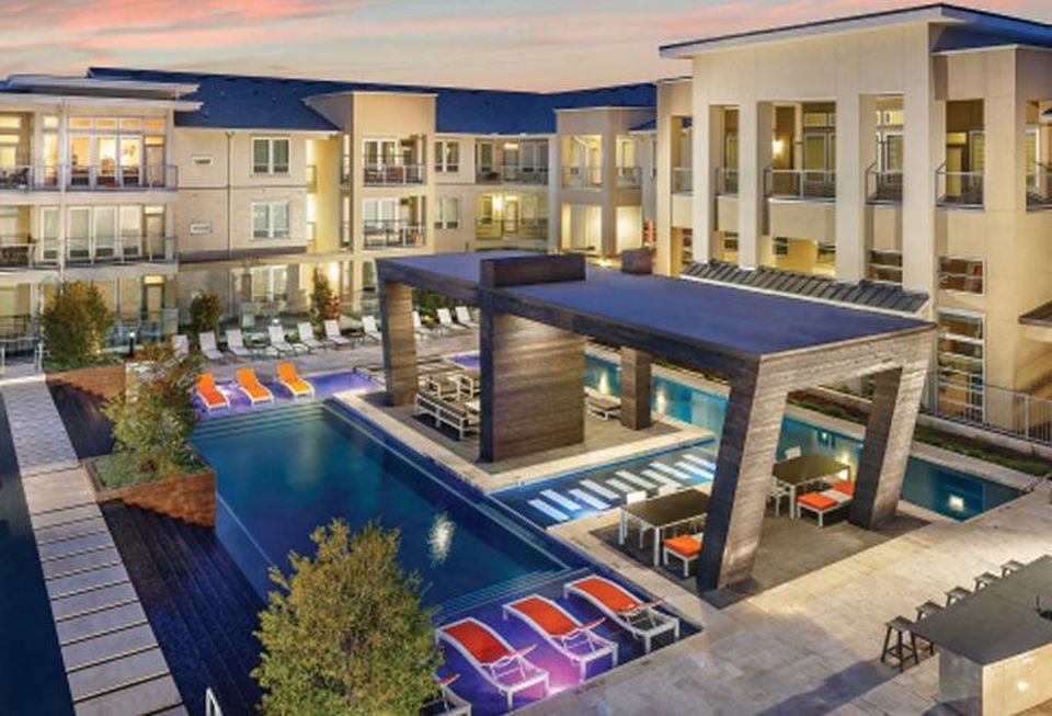 Marcus & Millichap’s Institutional Property Advisors sold Avenue 900, a 300-unit apartment complex in Euless. IPA’s Will Balthrope, Drew Kile, Joey Tumminello and Rowan Burch repped the seller and procured the buyer.