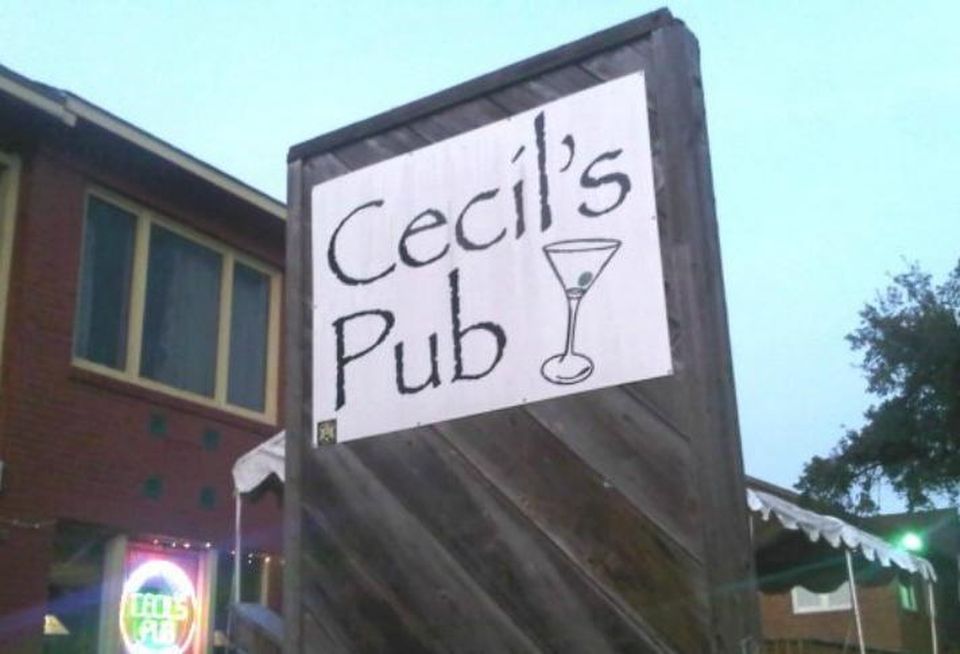 Cecil's Pub, Montrose