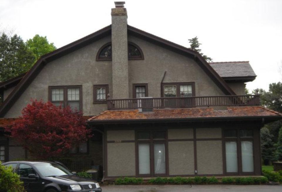 Buffett House