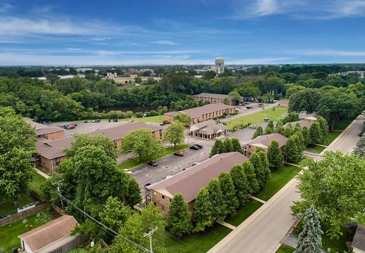 Lakeside Village of Mundelein 313 South Hickory
