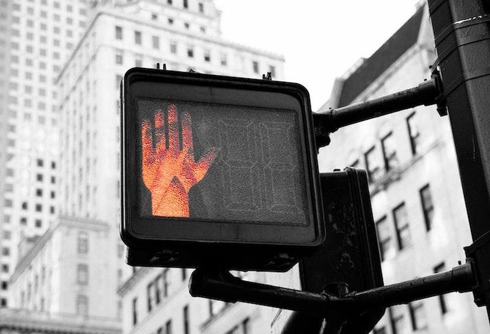 stop signal sign pause street
