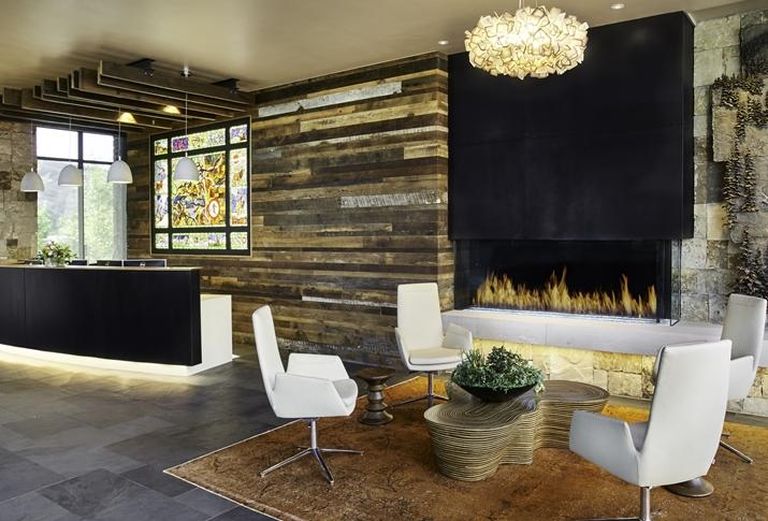 Deer Park lobby