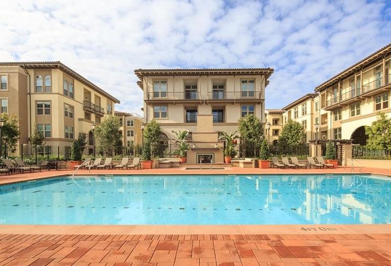 Verona Apartment Homes (part of Crescent Village) in San Josecredit: Irvine Co