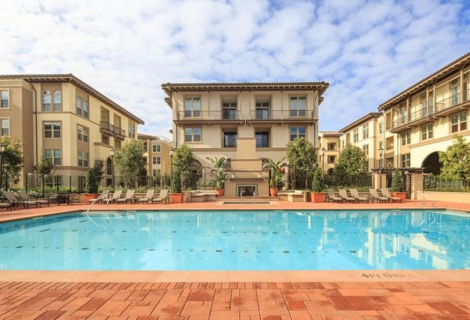 Verona Apartment Homes (part of Crescent Village) in San Josecredit: Irvine Co