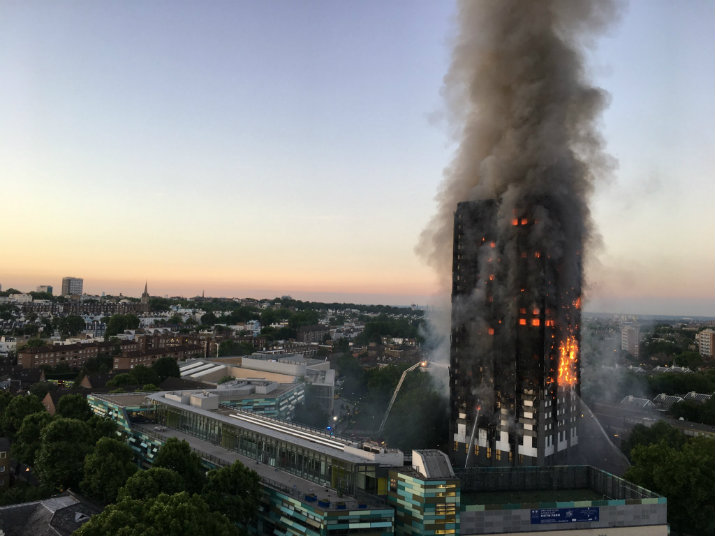 London's Grenfell Tower on fire 14 June 2017. Grenfell Tower, London fire