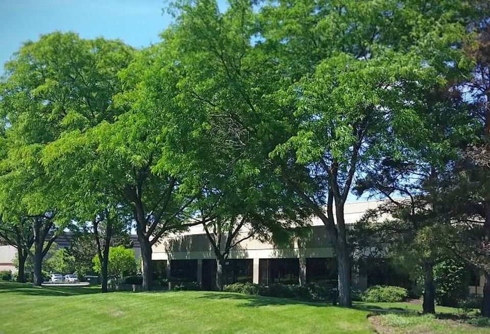 500 Bond Street in Lincolnshire, IL