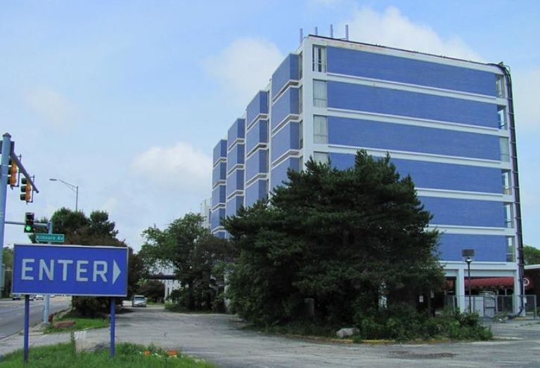 The Purple Hotel in Lincolnwood, shown in 2011