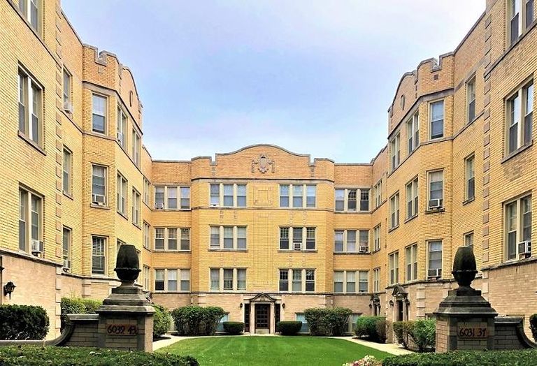 6031-6043 North Paulina St. in Chicago’s Edgewater neighborhood.