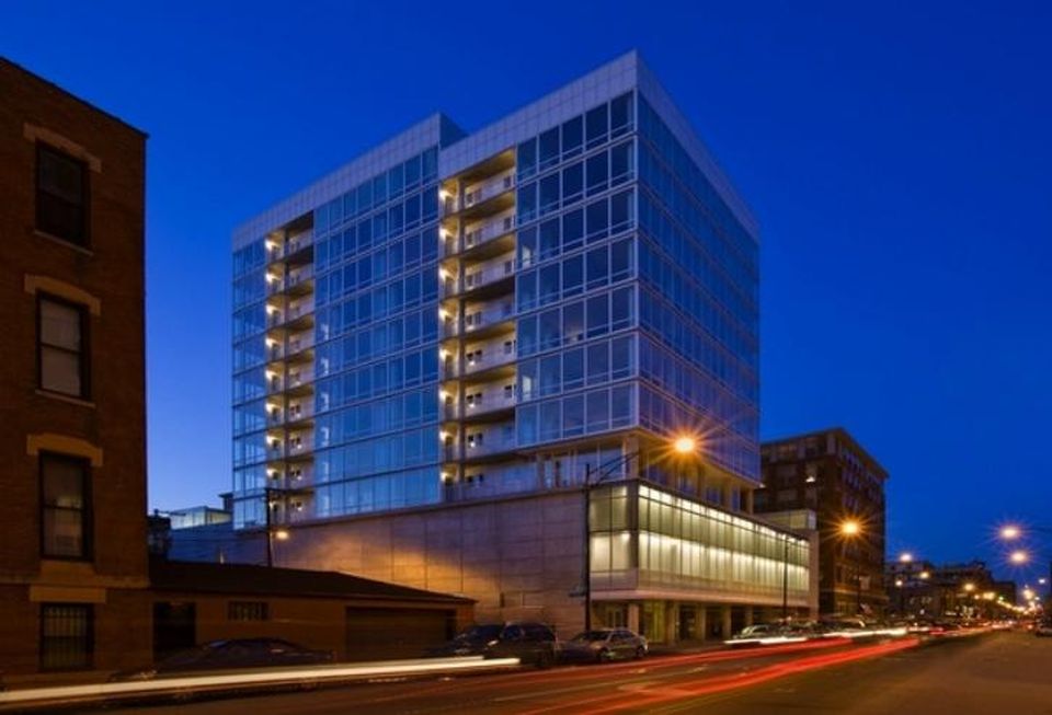 Lux 24, Chicago, IL
