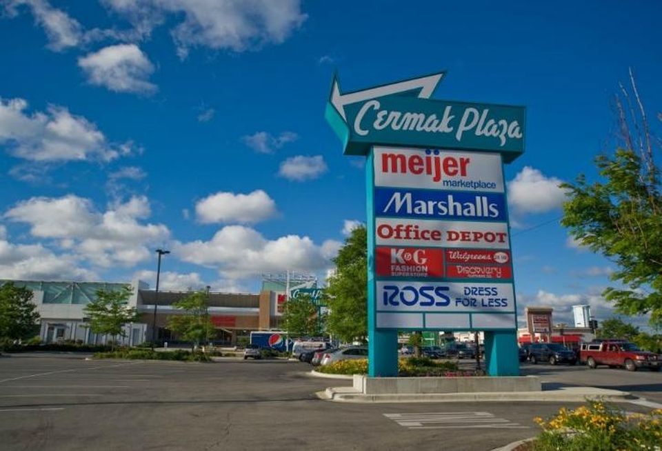 Cermak Plaza, Berwyn, Illinois