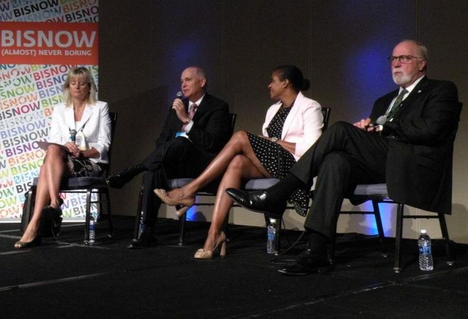 Rockefeller Group's Brandi Hanback; Kurt Nagle, American Association of Port Authorities; John Reinhart, Port of Virginia; and Molly Campbell, Port of NY & NJ